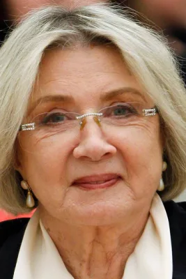 Алла Демидова