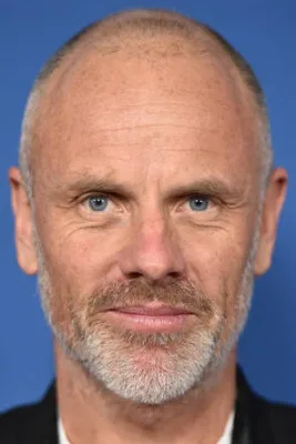 Фредрик Бонд