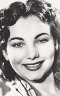 Николь Бенар