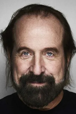 Петер Стормаре